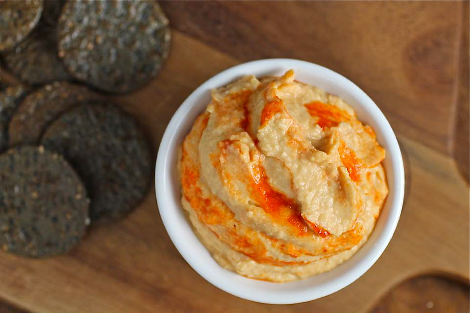 sriracha hummus